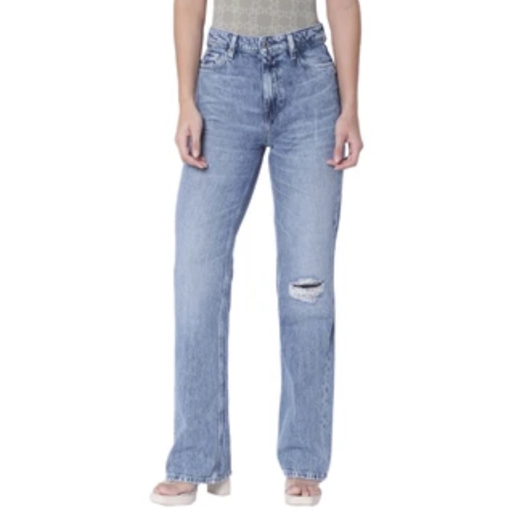 GUESS

80S Straight Fit Star Light Clean Mid Rise Jeans